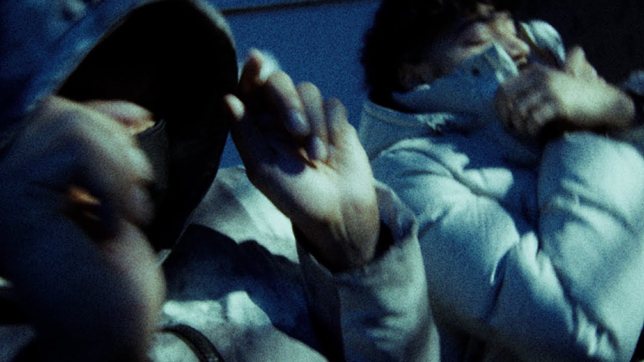 Filmstill: LERIZZLE — WINTER